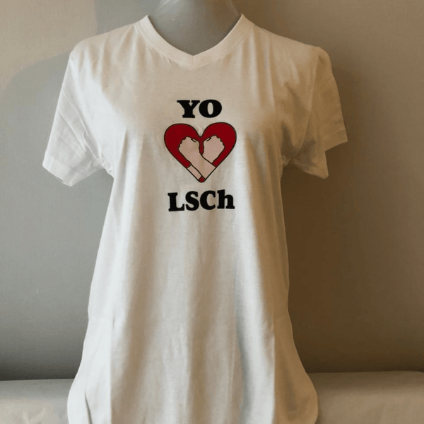 Polera blanca cuello V Yo amo LSCh Red Emprende Discapacidad